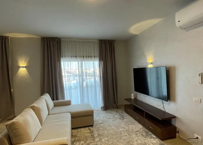 Villa In With Sea, Pool And Access *